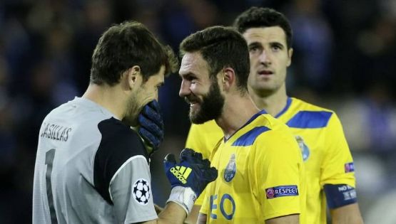 Layún Confiesa que Casillas lo Convenció de Fichar por el Sevilla