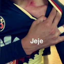 Edson Álvarez Presume 'Recuerdito' que le Dejaron Contra Morelia