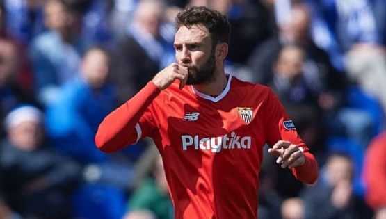 Layún Iguala Marca de Raúl Jiménez y va por la del Cuau