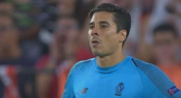 Video | Ochoa Recibe Cinco Goles en su Debut en Europa League