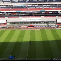 Así luce la cancha del Estadio Azteca prevío al Clásico Nacional