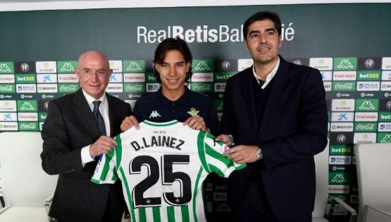 Le cambian el número a Lainez de último momento