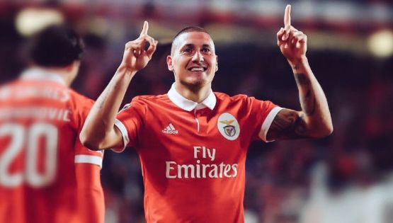 Lo que separa a Nico Castillo del América