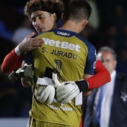 Video | Gran Detalle de Memo Ochoa con Sebastián Jurado