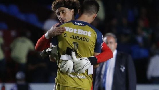 Video | Gran Detalle de Memo Ochoa con Sebastián Jurado