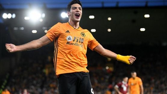 El rubro que Raúl Jiménez superó a todos los futbolistas mexicanos