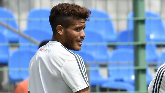 Jonathan Dos Santos se viste de azulcrema