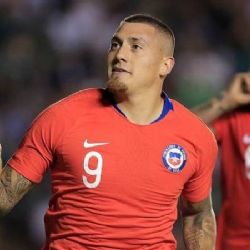 Nico Castillo comienza a calentar el Duelo contra el Tricolor