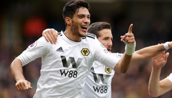 Video | Raúl Jiménez vuelve a anotar e iguala Récord del 'Chicharito'