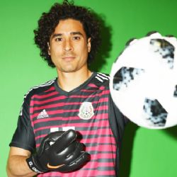 Standard sigue contemplando a Memo Ochoa