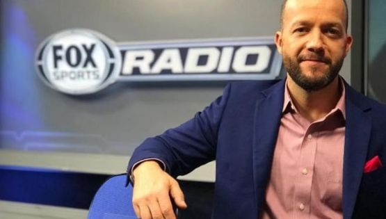 Alex Blanco sale en defensa de Giovani dos Santos