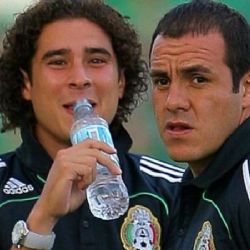 Video | Épico Reencuentro entre Cuauhtémoc Blanco y Guillermo Ochoa