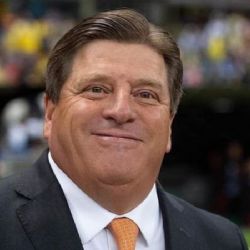 Miguel Herrera visita el penal de Puente Grande