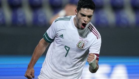 Raúl Jiménez entra en Top Histórico de Goleadores de la Selección Mexicana
