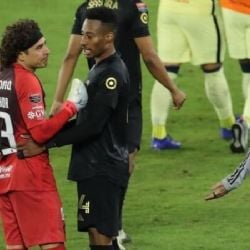 LAFC Acusa a Memo Ochoa de Fingir la Falta y Apela la Expulsión de Atuesta