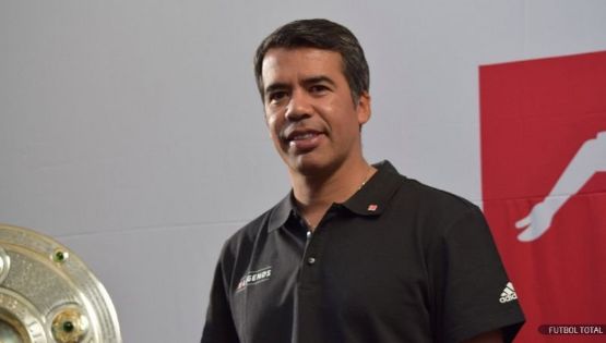 El Club América podría tener de regreso a Pável Pardo, ahora como directivo