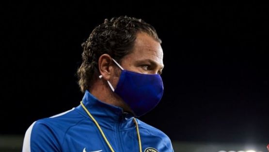 Afición del Club América organiza marcha para exigir la salida de Santiago Baños