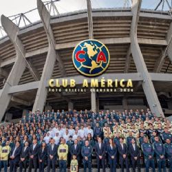 Gran Detalle del Club América con Nico Castillo en la Foto Oficial