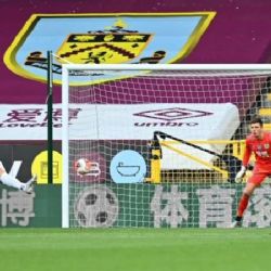 Video | Golazo de Volea de Raúl Jiménez