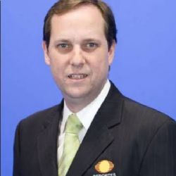 Francisco Villa explota en contra de Roger Martínez