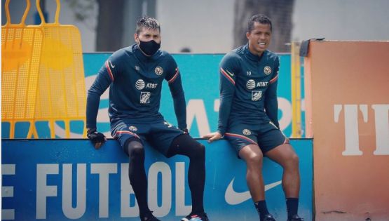 Nico Castillo se engancha con aficionados por defender a Giovani dos Santos