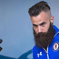 Nueva pelea del "Negro" Santos, ahora con Marc Crosas