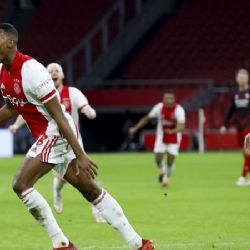 Edson Álvarez tuvo participación en la victoria del Ajax sobre el Feyernoord