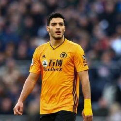 Wolverhampton ficha un delantero más para cubrir la baja de Raúl Jiménez