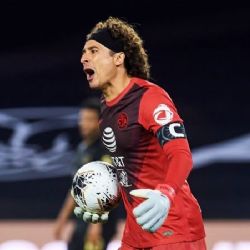 Video | La UEFA Europa League rememora impresionante atajada de Memo Ochoa