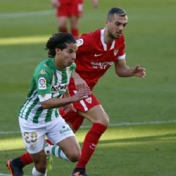 Diego Lainez repite la titularidad con el Real Betis en la Copa del Rey