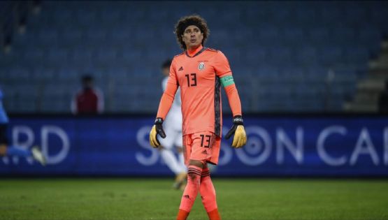 Periodista de Televisa es exhibido dando estadísticas erróneas en contra de Memo Ochoa