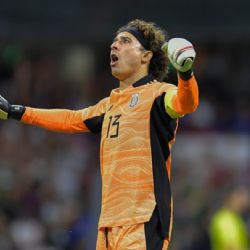 Las espectaculares estadísticas de Guillermo Ochoa en el 2021