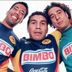 Reencuentro de Guillermo Ochoa y Salvador Cabañas emociona a toda la afición del Club América