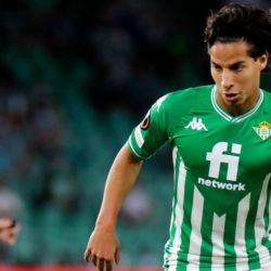 Afición del Real Betis se rinde ante Diego Lainez tras su regreso a las canchas