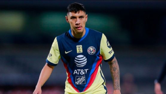 Gran detalle del futbolista argentino del Club América, Leo Suárez, con equipo amateur 