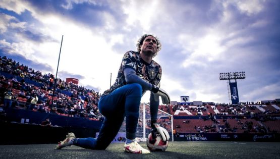 Guillermo Ochoa es nominado al mejor portero del mundo
