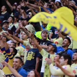 Aficionados del Club América golpean a seguidores de Pumas y están en riesgo de ser vetados