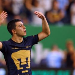Video | Erik Lira celebra con la afición de Pumas mandando mensaje de advertencia al América