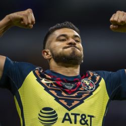 Afición del Club América revienta a Henry Martín y le exige un mejor rendimiento 