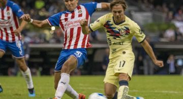 Jesús Molina busca convencer a Sebastián Córdova para que llegue a Chivas