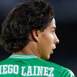 Diego Lainez con opciones para salir cedido del Real Betis