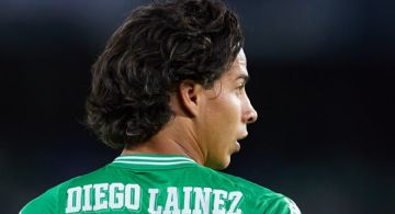 Diego Lainez con opciones para salir cedido del Real Betis