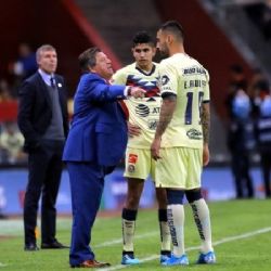 Emanuel Aguilera admite que extrañan a Miguel Herrera en el vestidor del América