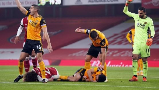 Raúl Jiménez confiesa cómo fueron los momentos luego del choque con David Luiz