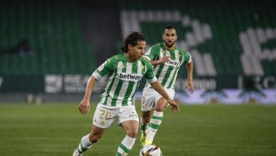 Diego Laínez recibe el alta médica y vuelve a una convocatoria con el Real Betis