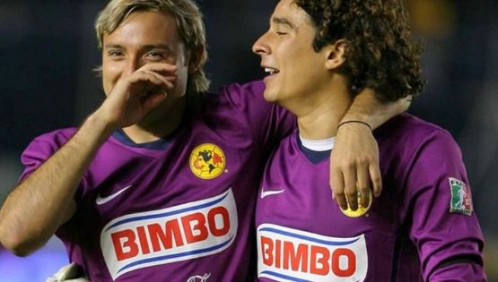 Memo Ochoa tiene gran detalle con su ex-compañero Armando Navarrete