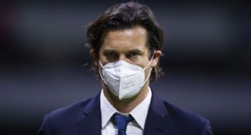 Santiago Solari tratará de no quejarse del arbitraje