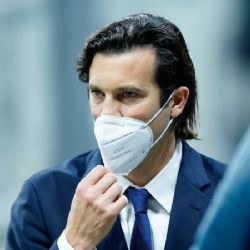 Santiago Solari admite que tiene un predicamento al momento de formar su alineación