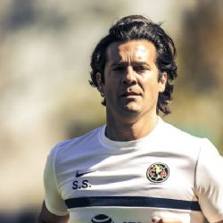 Santiago Solari deberá descartar a un extranjero para el partido contra Querétaro