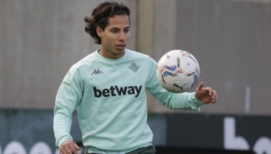 Diego Lainez dio negativo a Covid y podría estar de vuelta con el Real Betis